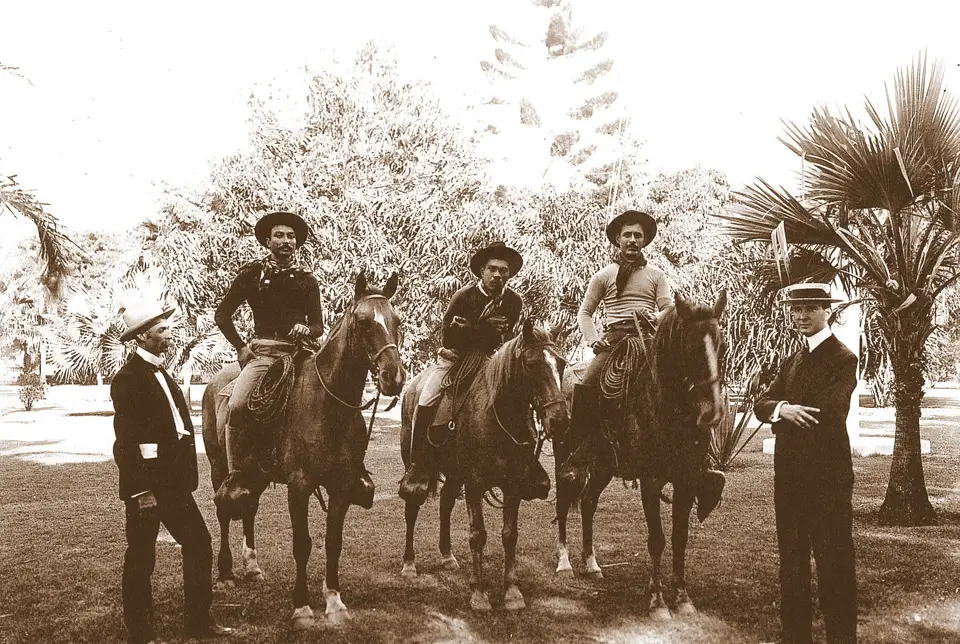 Historic photo of Ulupalakua paniolo on horseback